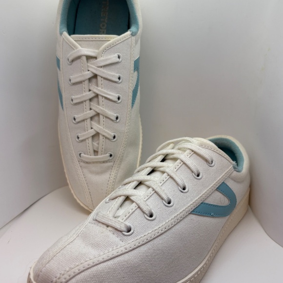 Tretorn Shoes in excellent condition - Picture 4 of 6